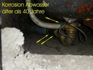 Schimmelgutachter Tipps Ursache Schimmelpilz in der Wohnung altes Bad 70-ger Jahre Abwasser Geruchverschluss undicht ursache von schimmelpilz in allen Zimmer der Wohnung: geruchverschluss undicht im bad-70-ger-jahre Schimmelgutachter Tipps