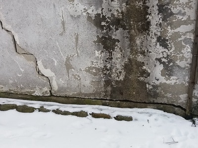 Lage und die Rißweite der Risse Setzungsriss gefährlich Immobiliengutachten Risse, Lage und die Rißweite der Risse Gutachten Setzungsriss gefährlich Kurzgutachten Bauexperte Mindelheim, Leutkich, Allgäu, Ravensburg,Friedrichshafen, Bad Waldsee, Isny, Weingarten,Konstanz, Dornbirn, Bad Saulgau, Pfullendorf, Oberstaufen,Immenstadt, Kempten, Sonthofen, Balderschwang