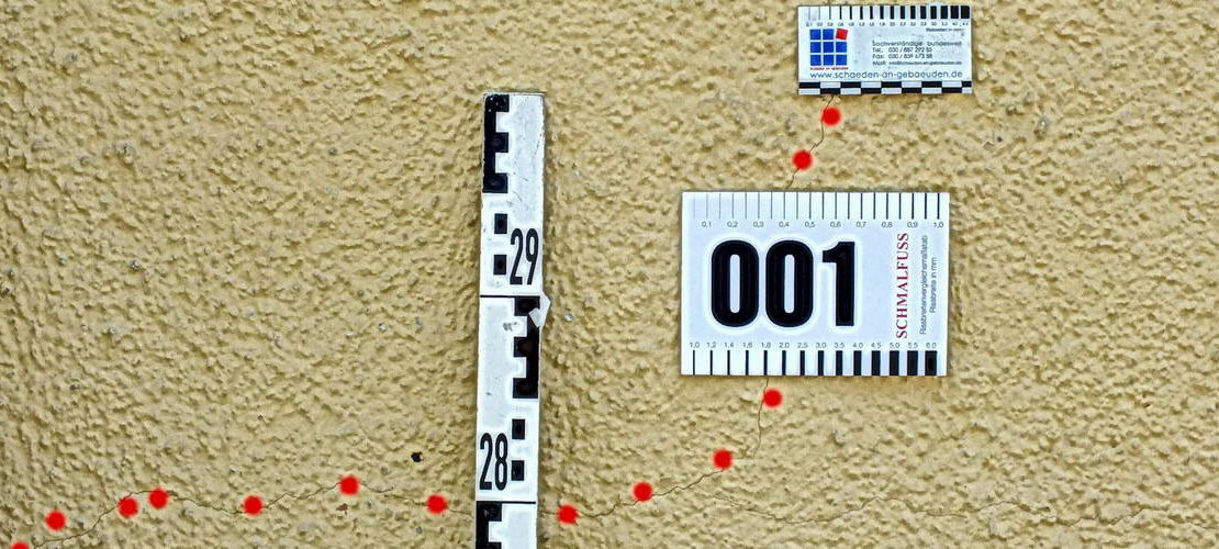 Beweissicherung Wohnanlage Haarriss Putz